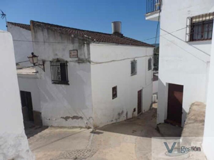 Casas en venta y pisos alquiler - 1