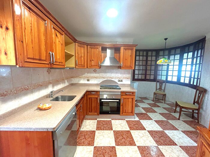 Casas en venta y pisos alquiler - 2