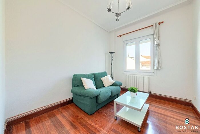 Casas en venta y pisos alquiler - 2