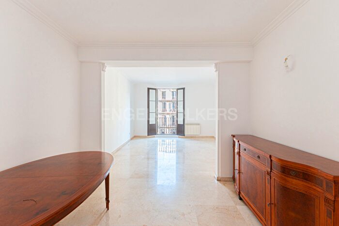 Piso en venta en Eixample, Dreta de lEixample de 4 habitaciones
