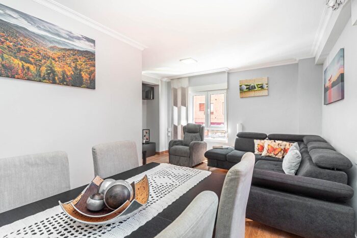 Casas en venta y pisos alquiler - 3
