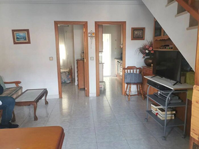 Casas en venta y pisos alquiler - 1