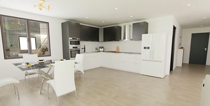 Casa en venta en Olot, Girona de 4 habitaciones