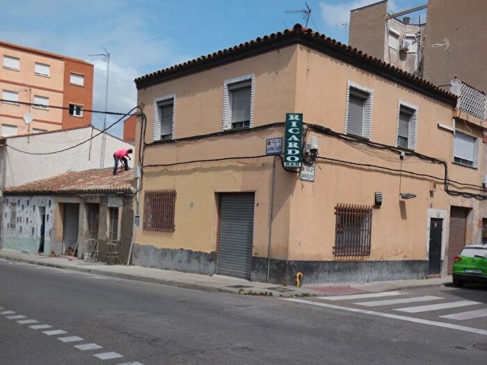 Casas en venta y pisos alquiler - 2