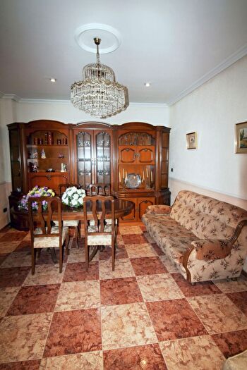 Casas en venta y pisos alquiler - 2