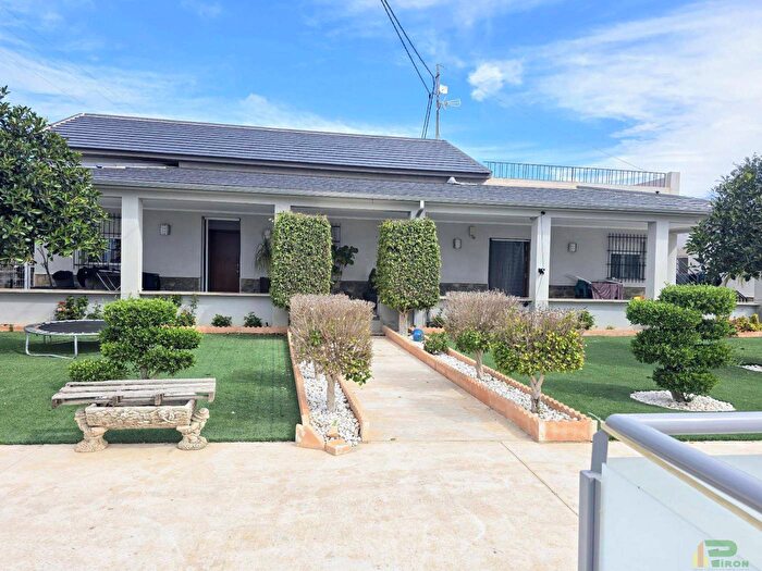Casas en venta y pisos alquiler - 2