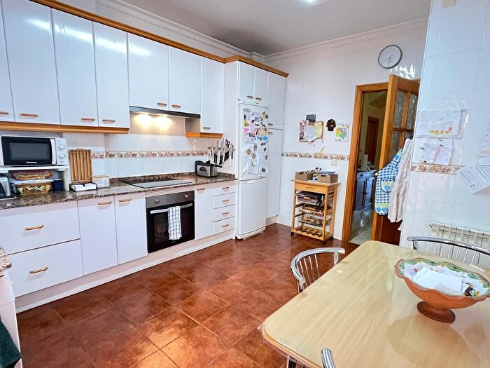 Casas en venta y pisos alquiler - 2