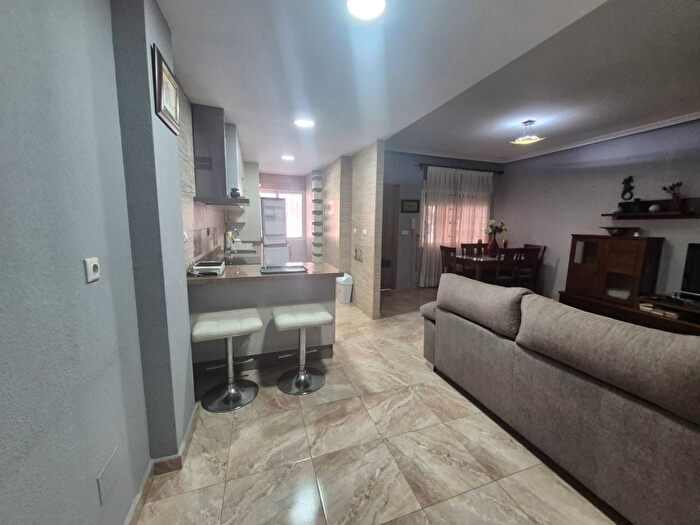 Casas en venta y pisos alquiler - 2