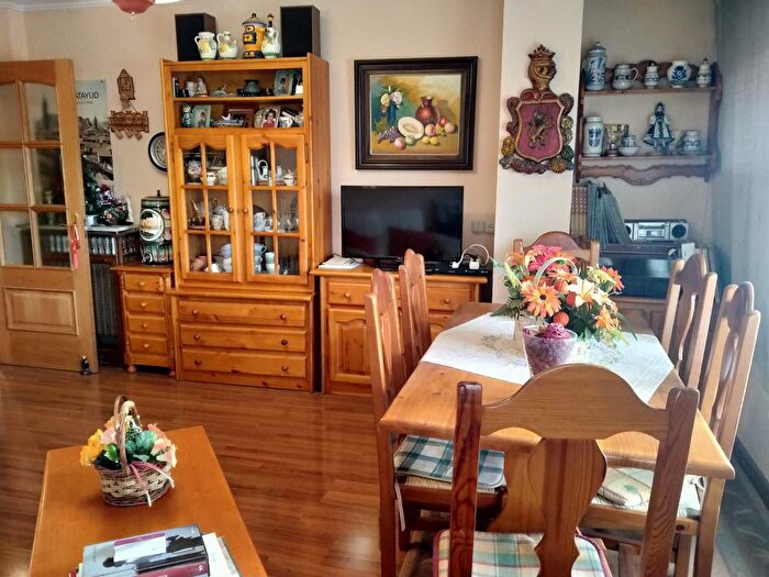 Casas en venta y pisos alquiler - 1