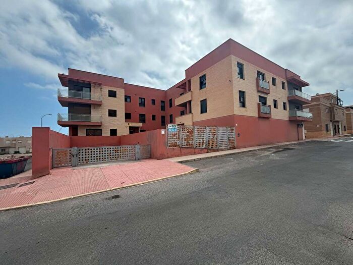 Piso en venta en Tahal, Almería de 3 habitaciones
