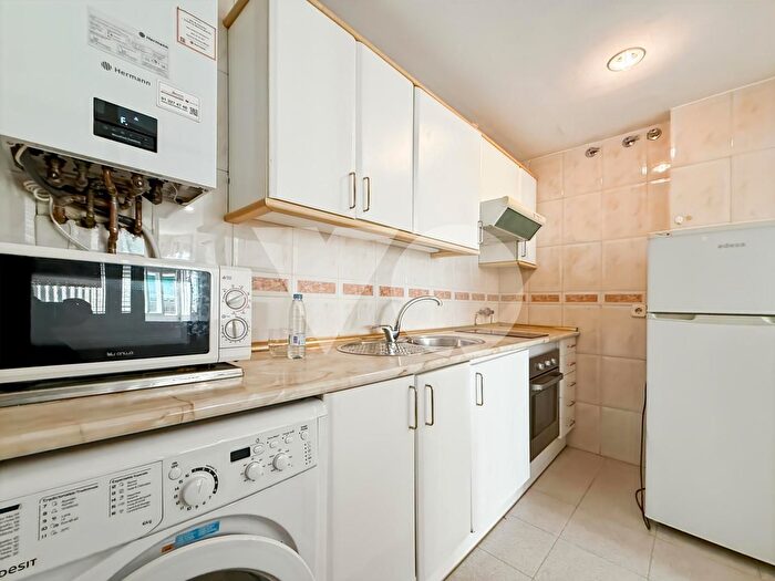 Casas en venta y pisos alquiler - 3