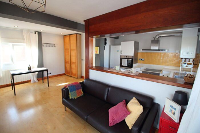 Casas en venta y pisos alquiler - 2