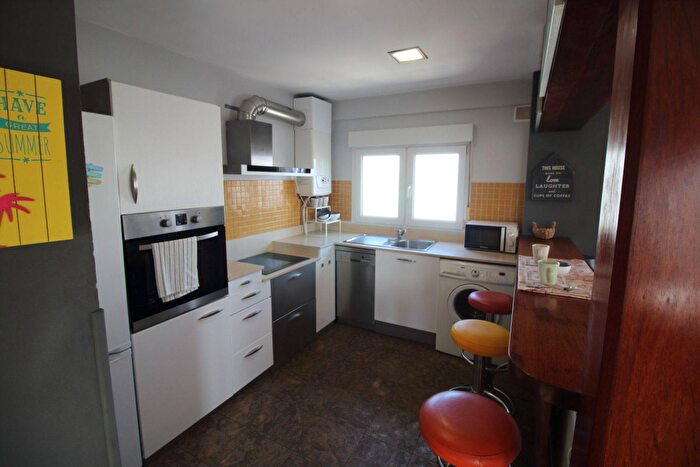 Casas en venta y pisos alquiler - 3