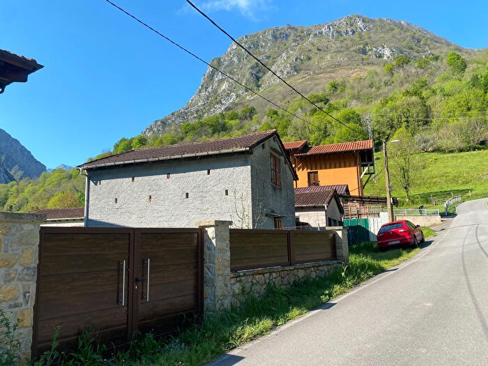 Casas en venta y pisos alquiler - 3