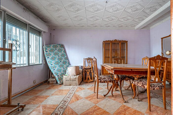 Casas en venta y pisos alquiler - 3