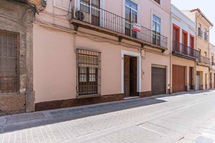 Casas en venta y pisos alquiler - 1