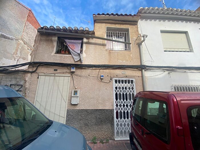 Casas en venta y pisos alquiler - 1