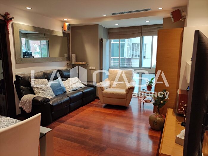 Piso en venta en Centre, Santa Coloma de Gramenet de 4 habitaciones