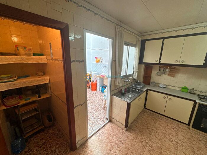 Casas en venta y pisos alquiler - 3