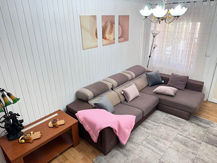 Casas en venta y pisos alquiler - 2