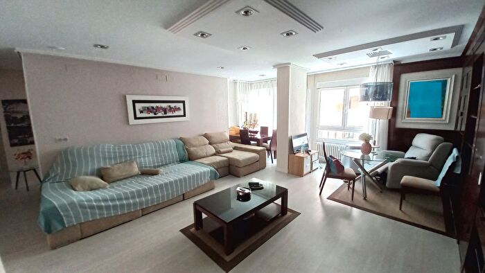 Casas en venta y pisos alquiler - 1