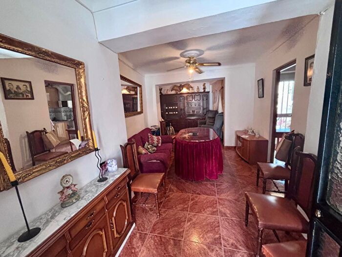 Casas en venta y pisos alquiler - 1