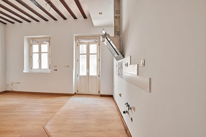 Casas en venta y pisos alquiler - 1
