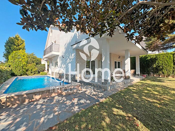 Casa en venta en Entrepinos, LEliana de 5 habitaciones