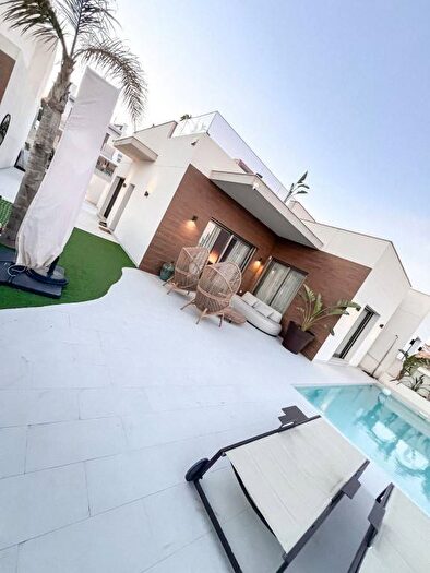 Casas en venta y pisos alquiler - 1