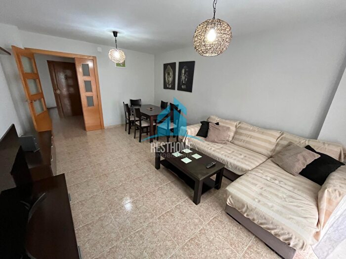 Casas en venta y pisos alquiler - 1