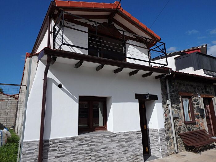 Casas en venta y pisos alquiler - 1
