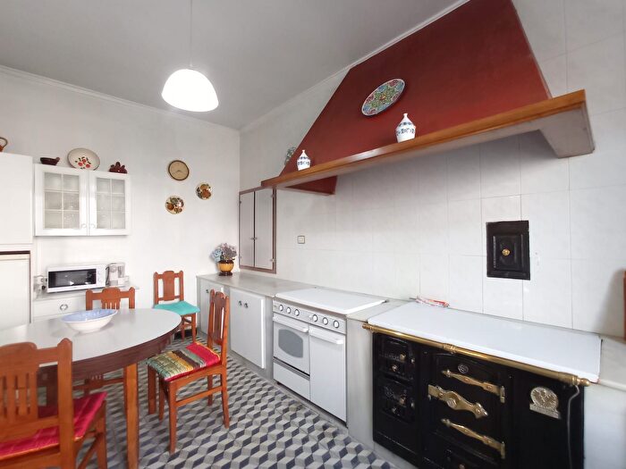 Casas en venta y pisos alquiler - 1