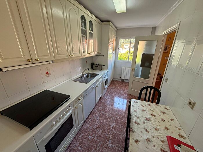 Casas en venta y pisos alquiler - 3