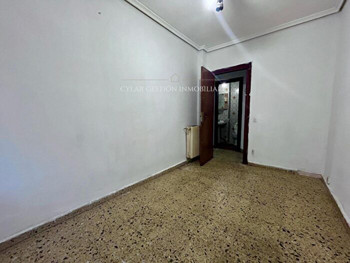 Casas en venta y pisos alquiler - 3