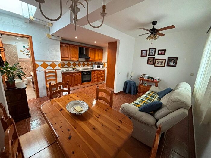 Casas en venta y pisos alquiler - 2