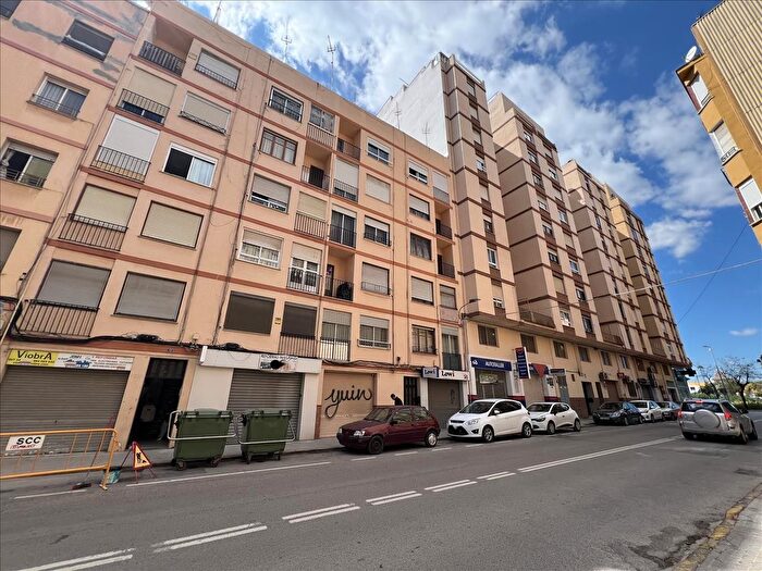 Casas en venta y pisos alquiler - 1
