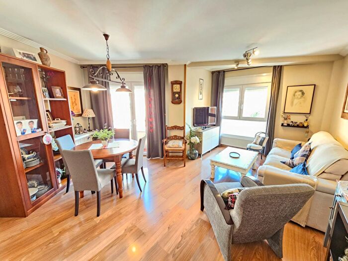 Casas en venta y pisos alquiler - 1