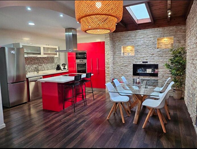 Casas en venta y pisos alquiler - 1