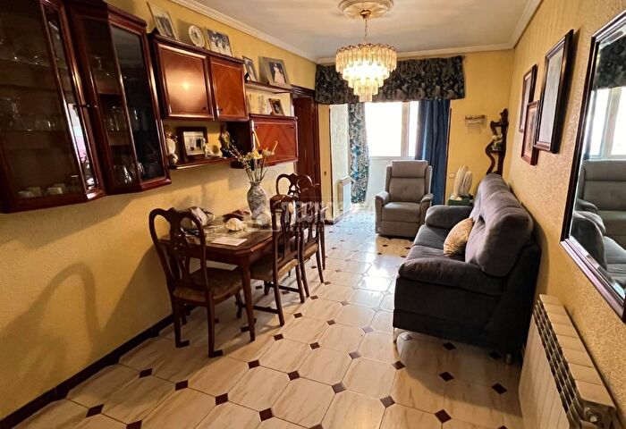 Casas en venta y pisos alquiler - 1