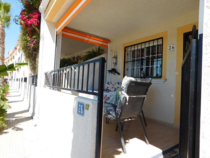 Casas en venta y pisos alquiler - 3