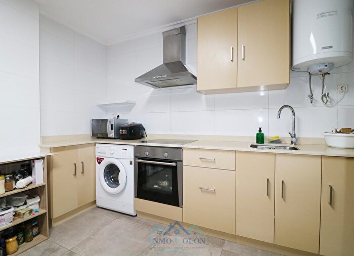 Casas en venta y pisos alquiler - 3