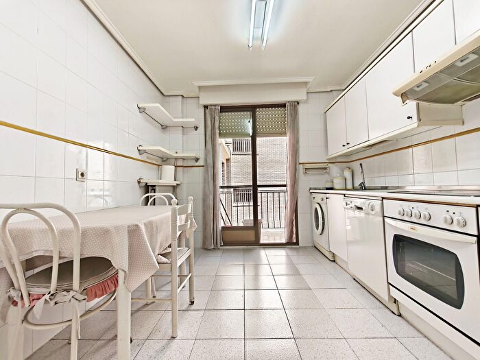 Casas en venta y pisos alquiler - 3