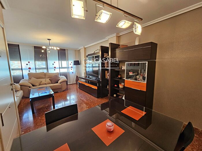 Casas en venta y pisos alquiler - 1