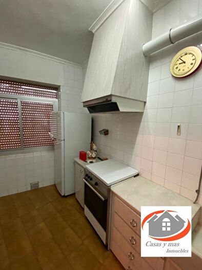Casas en venta y pisos alquiler - 3
