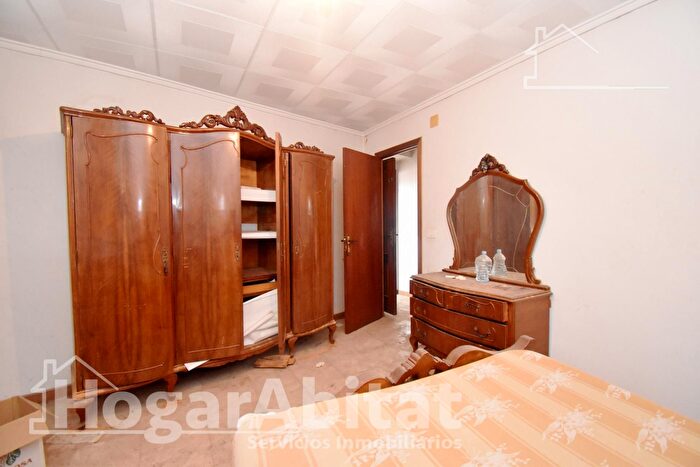 Casas en venta y pisos alquiler - 3