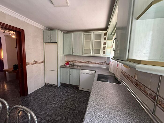 Casas en venta y pisos alquiler - 1