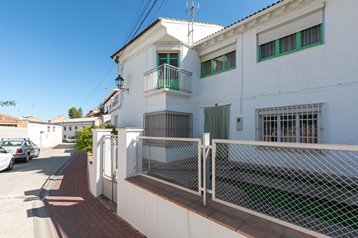 Casas en venta y pisos alquiler - 1