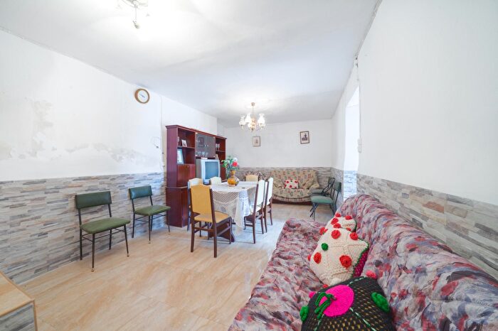 Casas en venta y pisos alquiler - 2