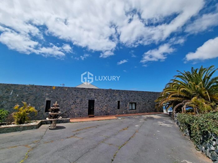 Casa en venta en Armeñime Las Moraditas Las Cancelas, Adeje de 8 habitaciones