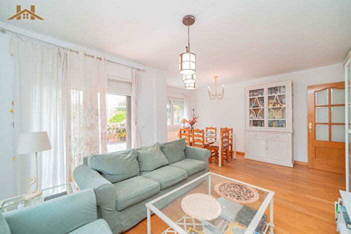 Casas en venta y pisos alquiler - 3